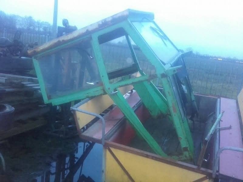 Tractor cabine - opknapper met extra ramen, Ophalen