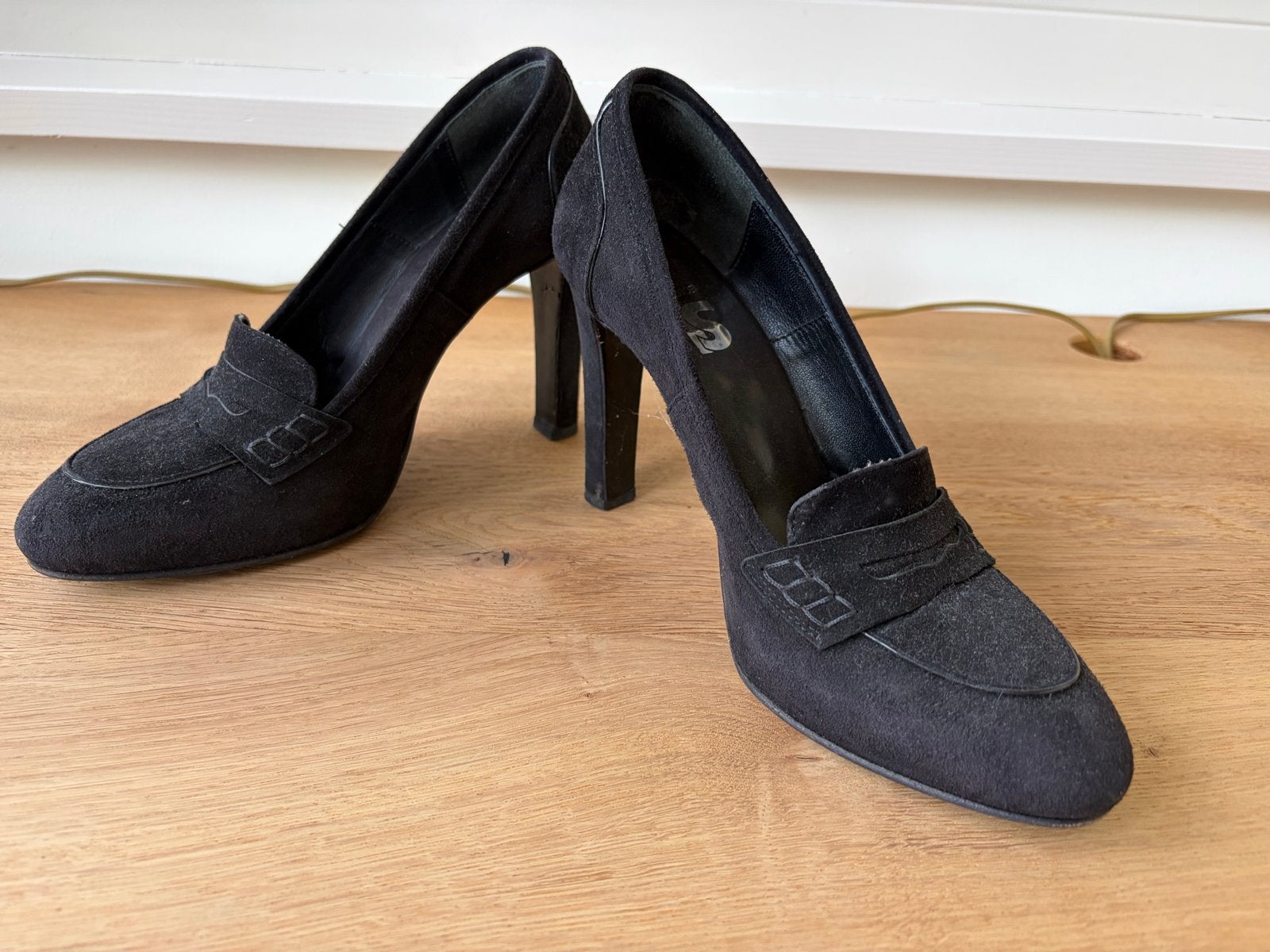 Caroline Bass Zwarte Suède Pumps Maat 41, Ophalen of Verzenden, Gedragen, Zwart, Pumps