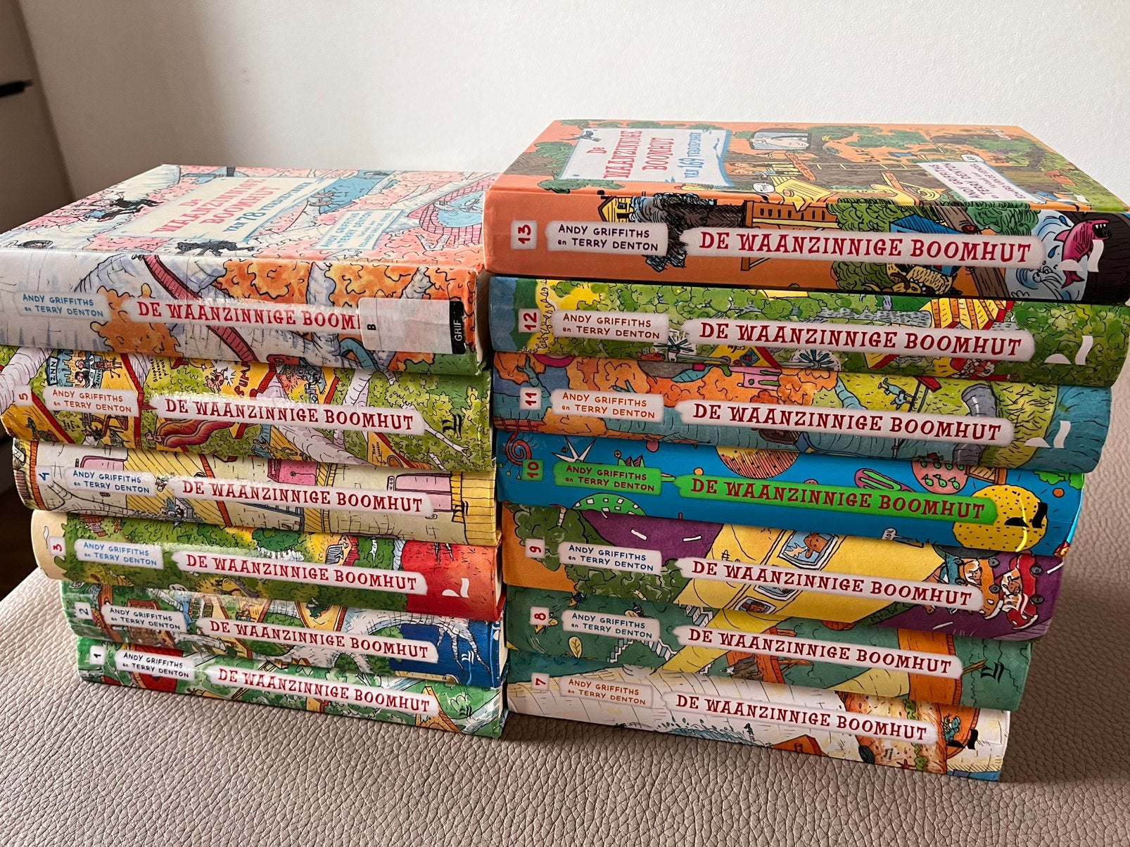 De waanzinnige Boomhut 1-13, Boeken, Kinderboeken | Jeugd | 10 tot 12 jaar, Ophalen of Verzenden, Zo goed als nieuw