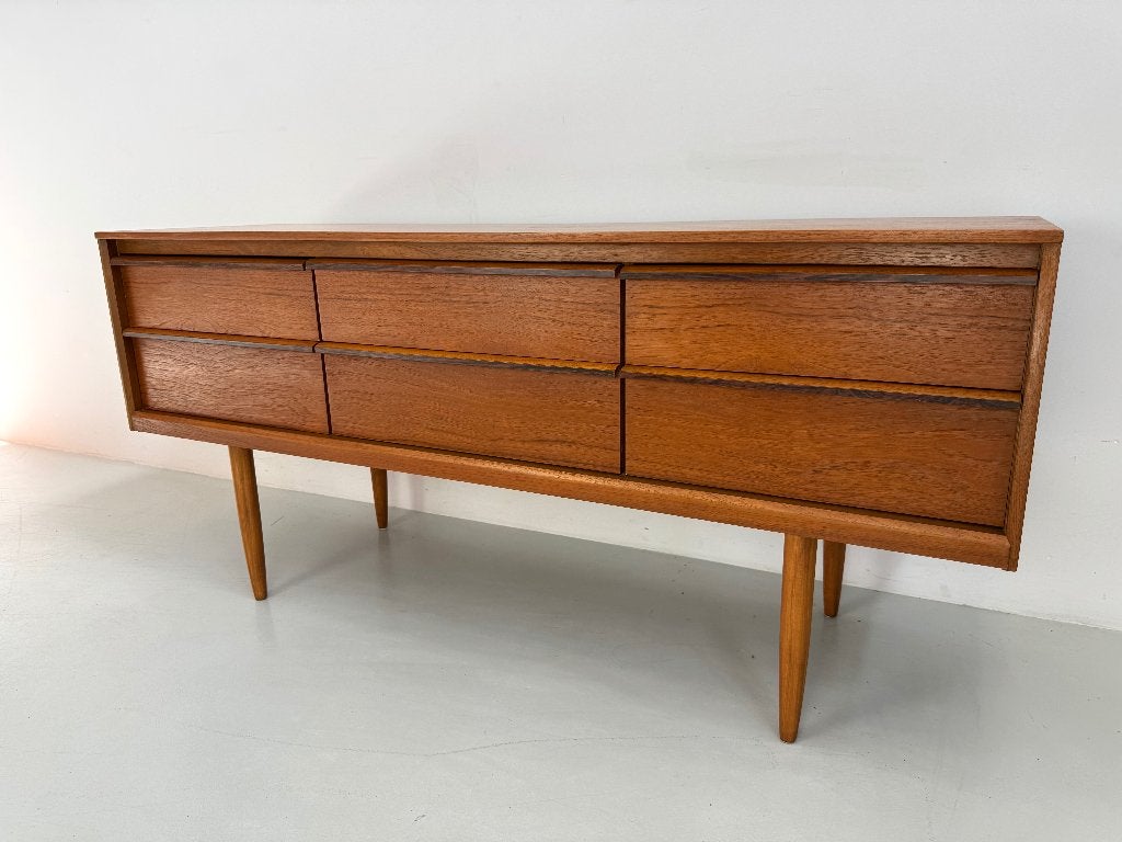 Vintage dressoir Austinsuite., Huis en Inrichting, Ophalen of Verzenden, Zo goed als nieuw, 25 tot 50 cm, 150 tot 200 cm