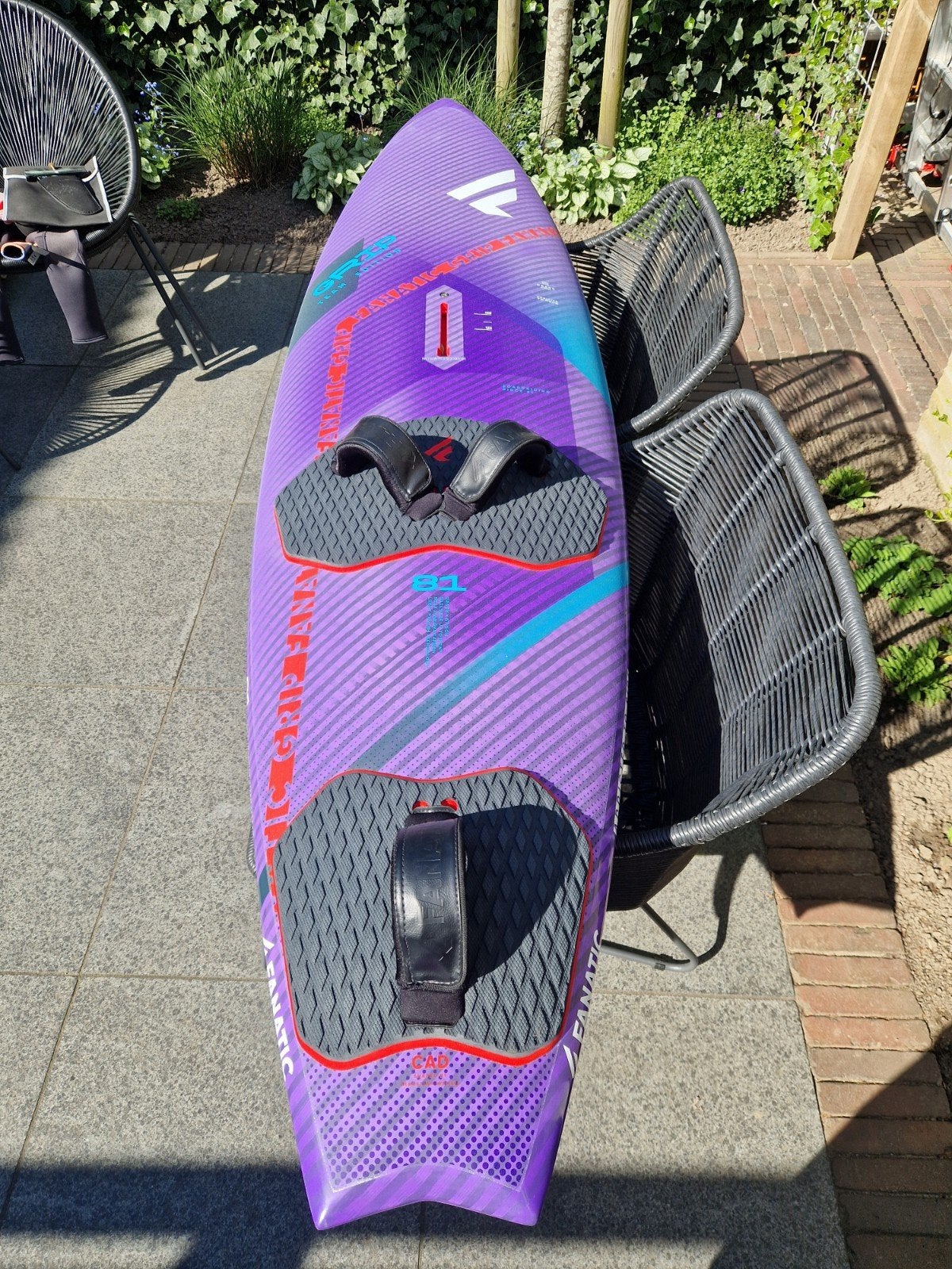 Fanatic Grip 81, Watersport en Boten, Windsurfen, Zo goed als nieuw, Plank, Fanatic, Minder dan 250 cm, Met vin(nen), Met draagtas