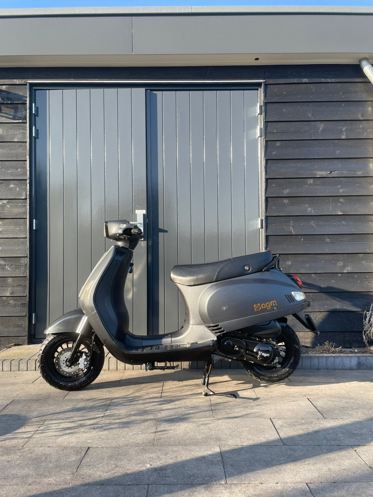 Agm scooter snor, Ophalen of Verzenden, Zo goed als nieuw, Benzine