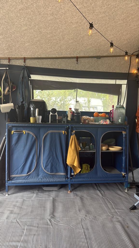 Grote stevige campingkast, Ophalen, Gebruikt