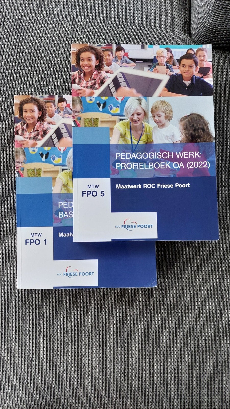 2 studieboeken Pedagogisch werk (MTW FPO 1 & 5) + E-book, Ophalen of Verzenden, Zo goed als nieuw, Overige niveaus