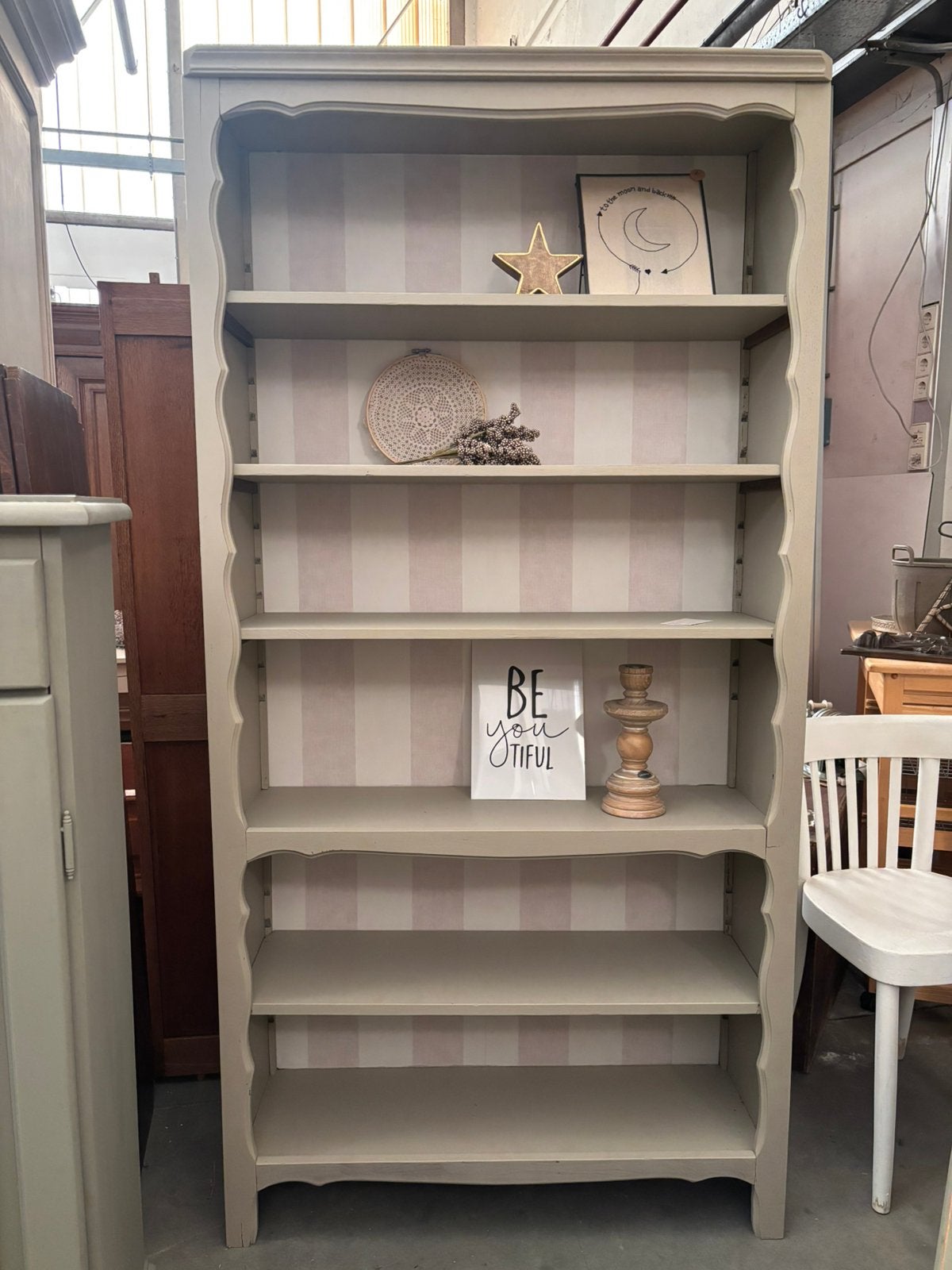Vintage brocante boekenkast / kast, Met plank(en), Studio Larilo, Zo goed als nieuw, Vintage brocante