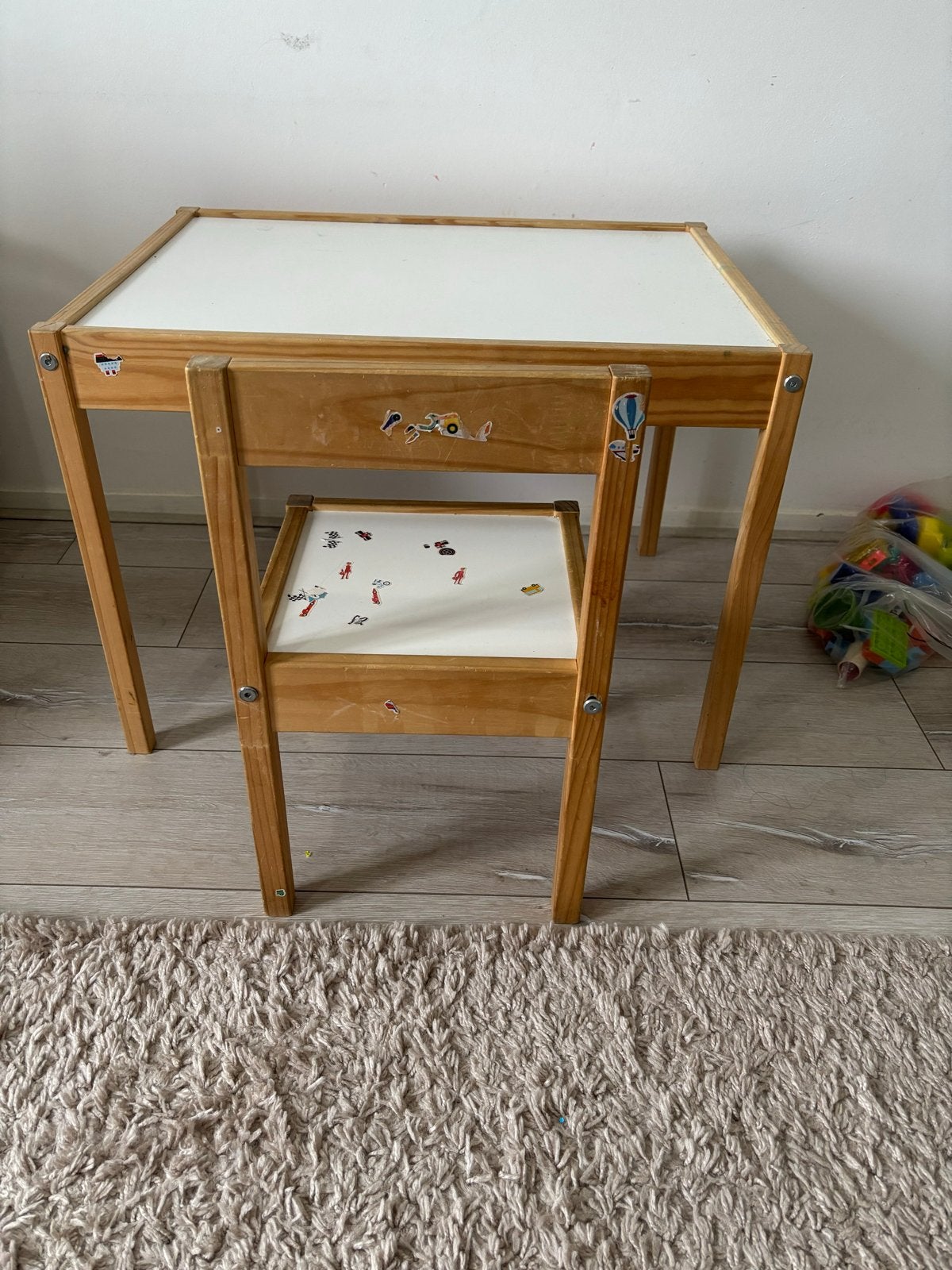 Houten kinderbureau met stoel - Ideaal voor knutselen, Ophalen, Gebruikt, Tafel(s) en Stoel(en)