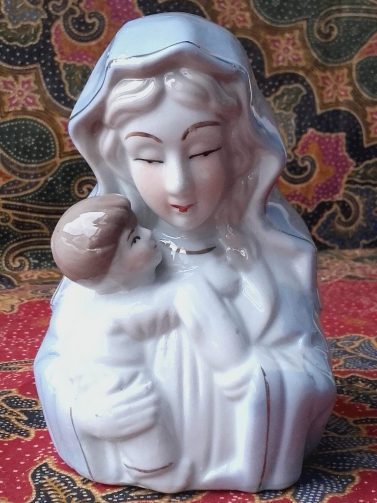 Mooi oud beeldje uit Frankrijk van Maria met kind 13,7 cm., Antiek en Kunst, Antiek | Religie, Ophalen of Verzenden