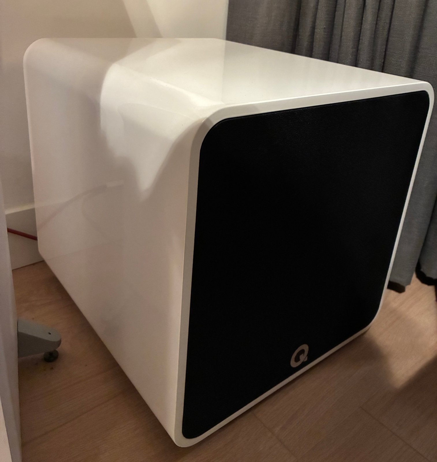 Q Acoustics Q B12 Sub Subwoofer QB12 Hoogglans Wit, Overige merken, Subwoofer, Ophalen of Verzenden, Zo goed als nieuw