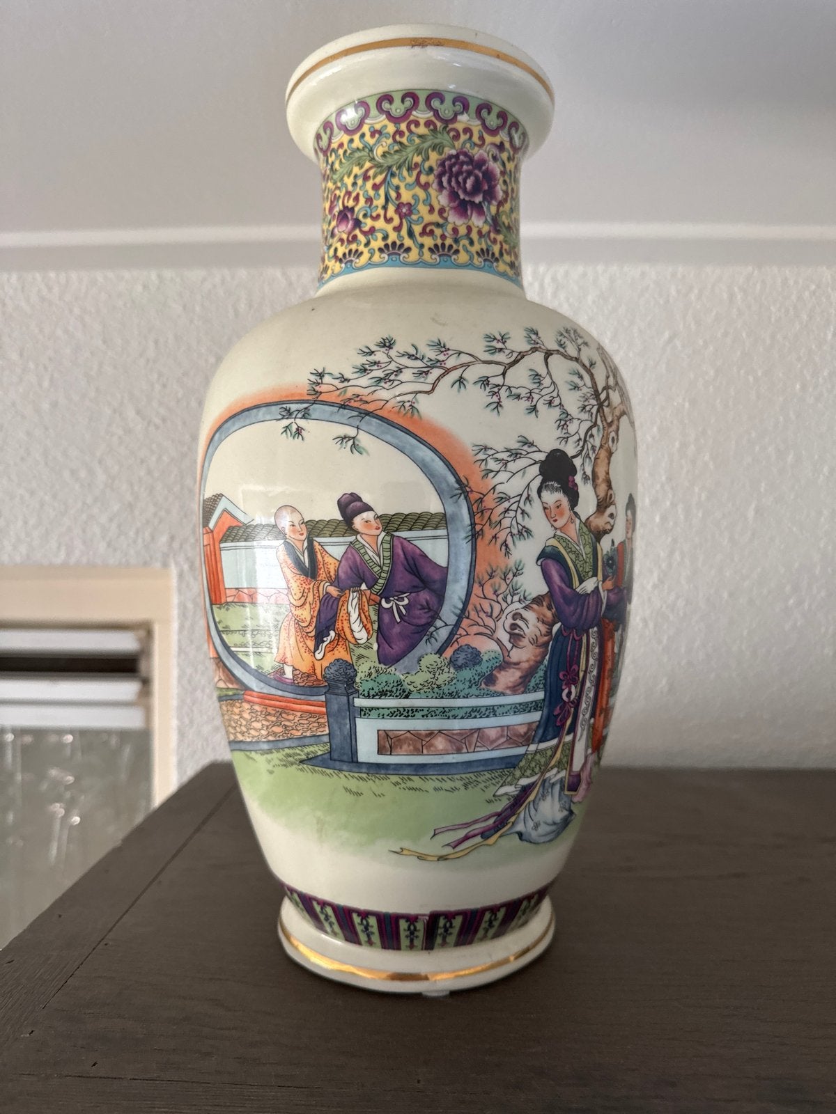 Prachtige Chinese vaas met handgeschilderde figuren, Ophalen of Verzenden