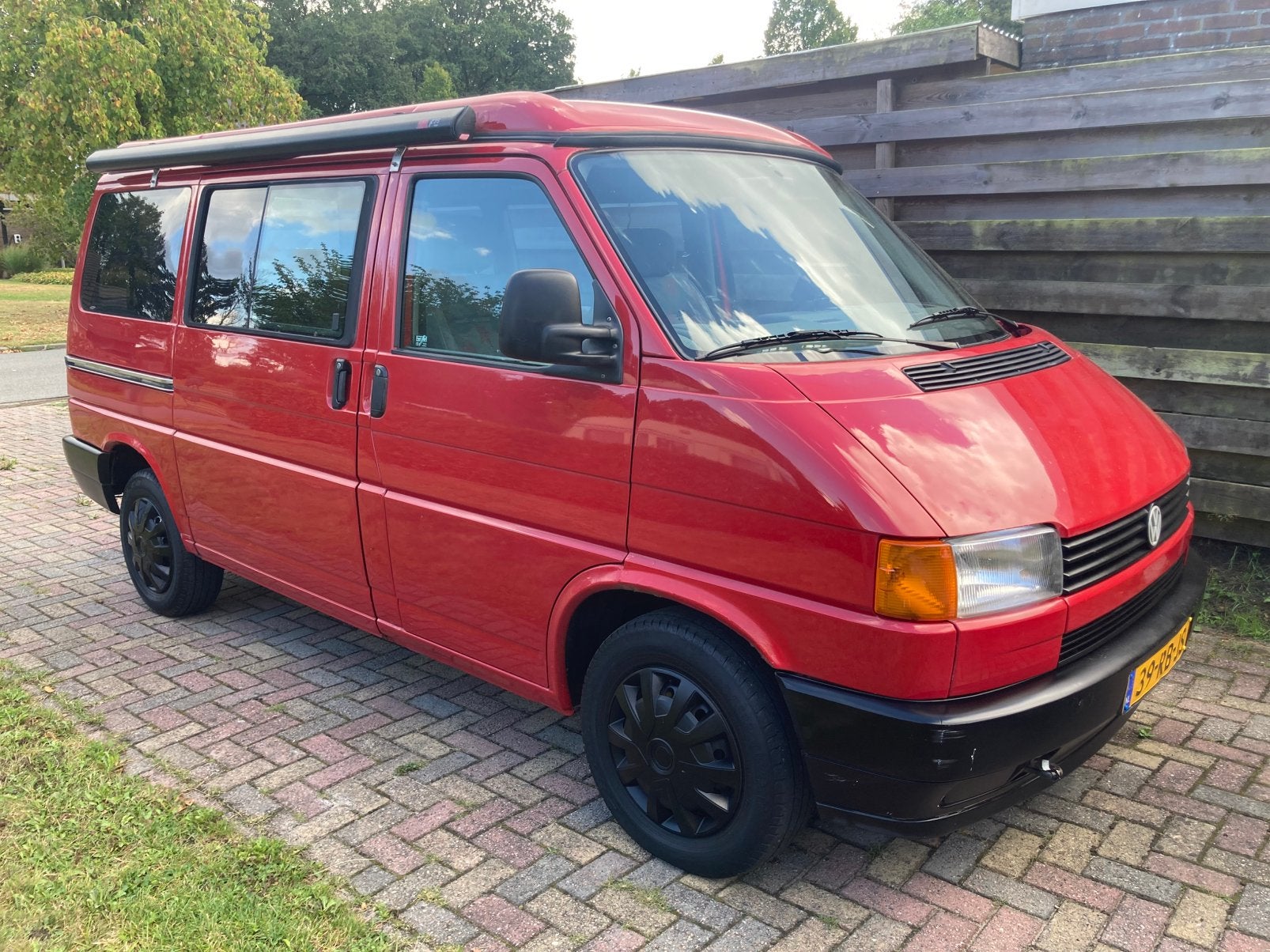 Volkswagen Transporter T4 2.4 Camper 1993, Auto's, Voorwielaandrijving, Stof, Overige carrosserieën, 700 kg