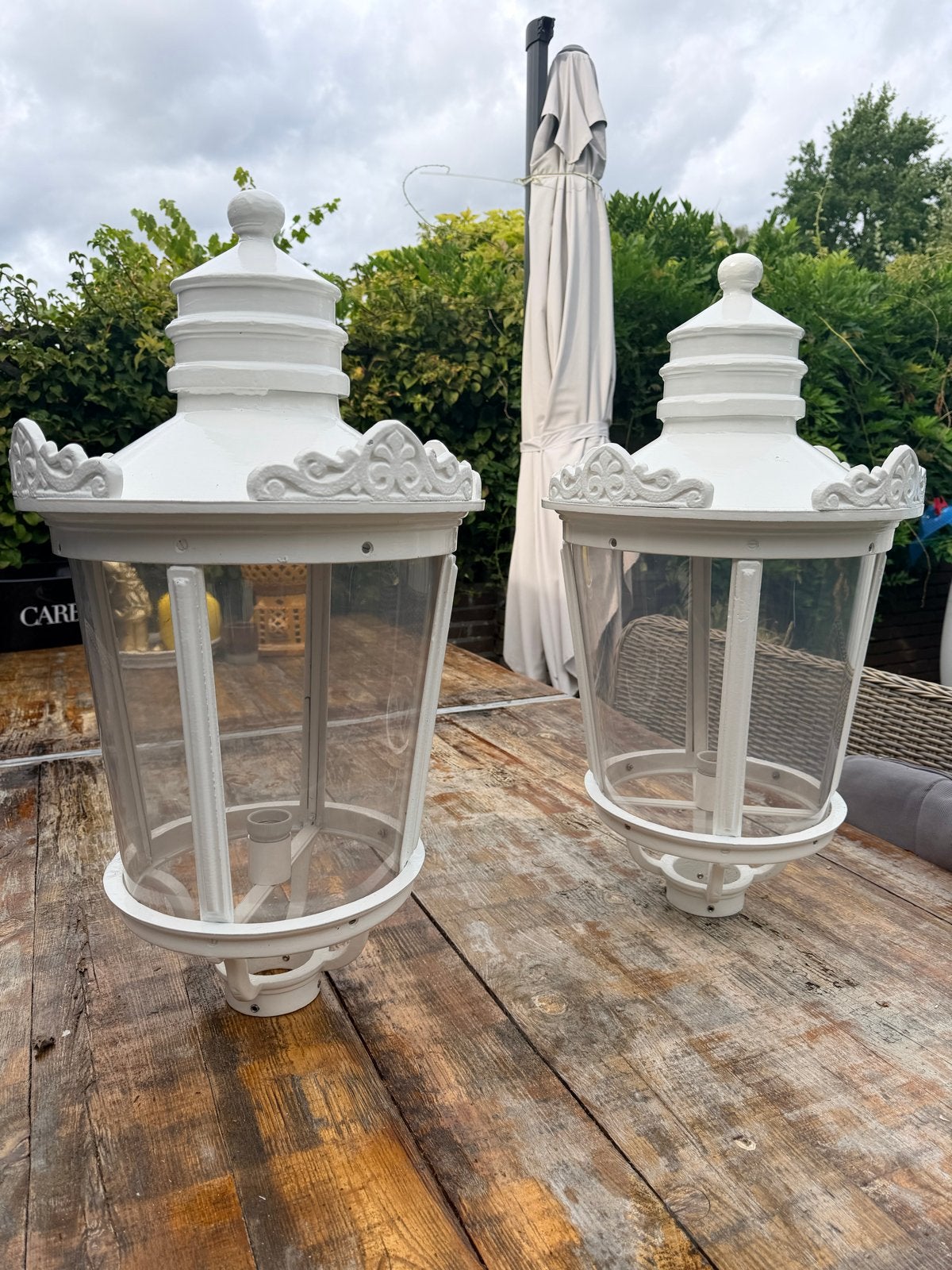Set van 2 Witte Klassieke Buitenlampen / Lantaarn- 75cm Hoog, Ophalen, Wit, Gebruikt, E27 (groot)