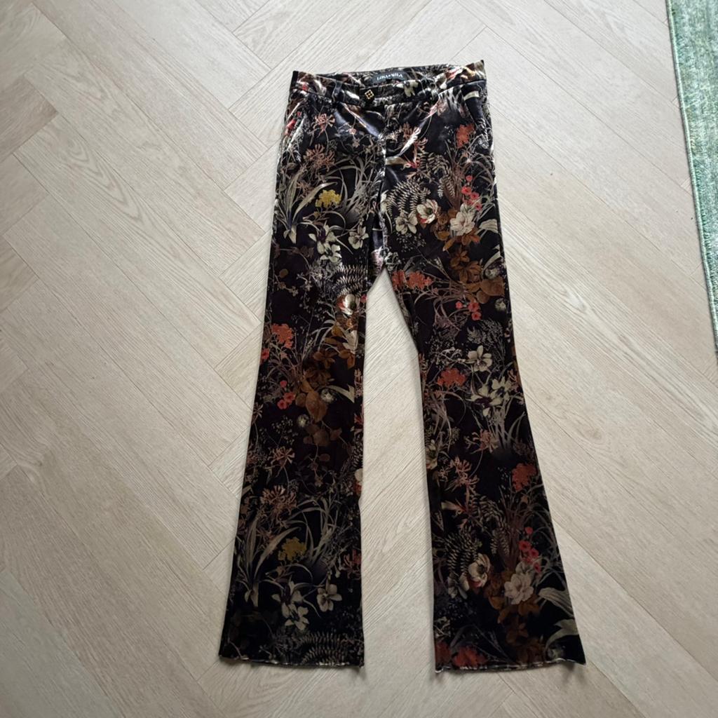 Lona en Mila fluwelen broek met bloemenprint, maat 34, Kleding | Dames, Zwart, Ophalen of Verzenden, Zo goed als nieuw, Maat 34 (XS) of kleiner