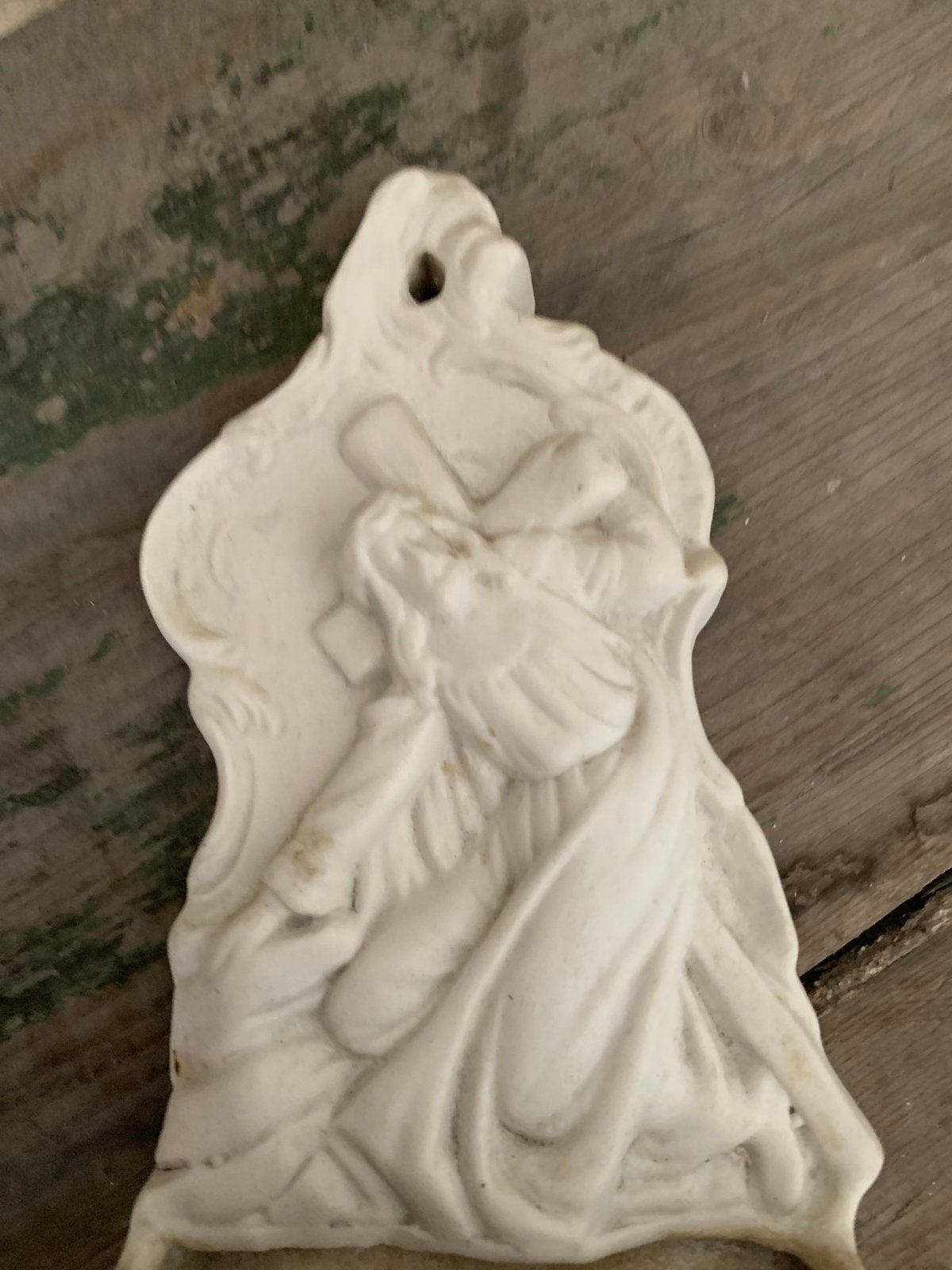 Antiek Wijwatervat met Reliëf van jezus draagt kruis, Antiek en Kunst, Ophalen of Verzenden