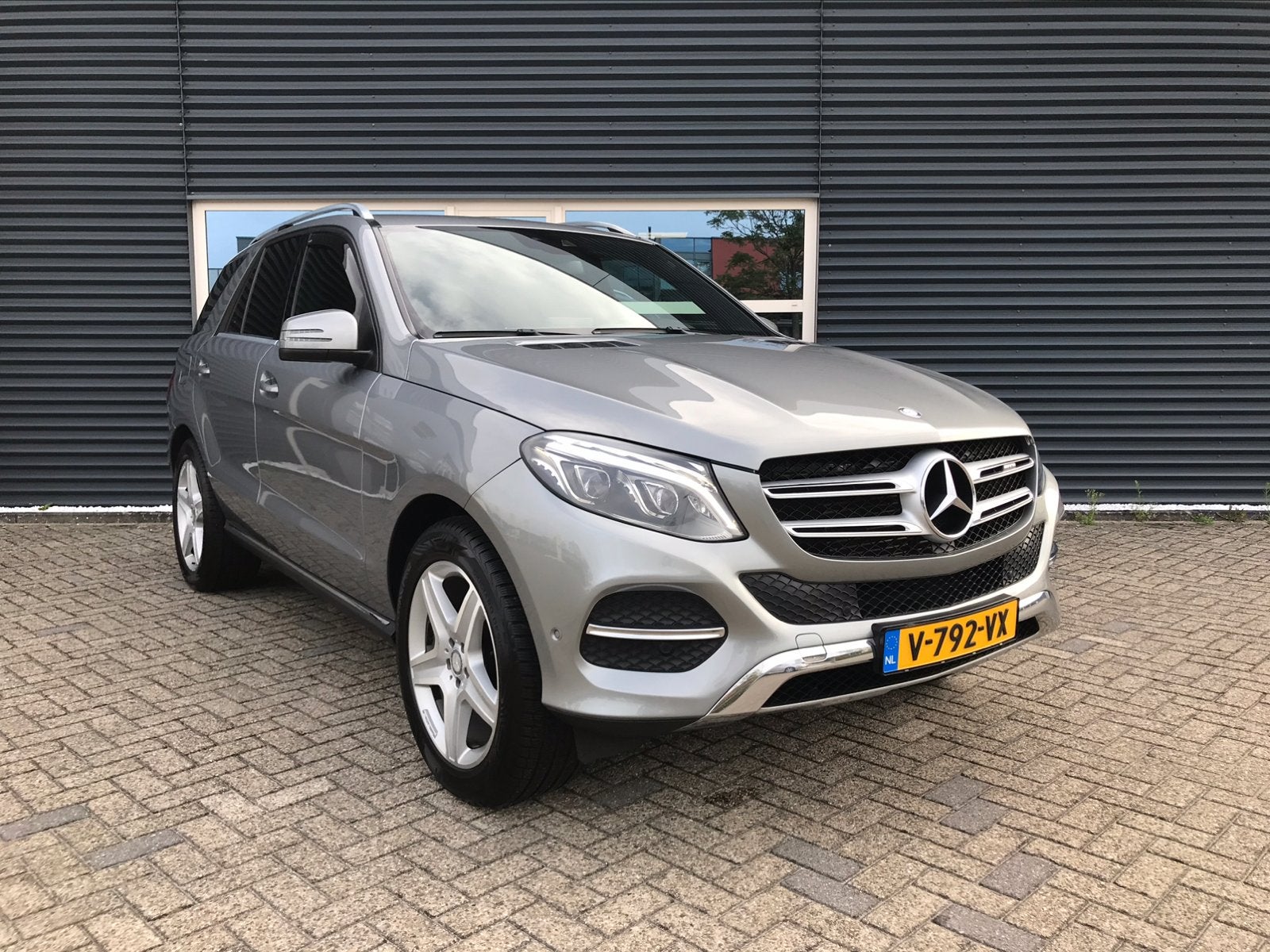 Mercedes GLE 350 D AMG Grijs Kenteken, Auto's, Automaat, GLE, Leder, Diesel