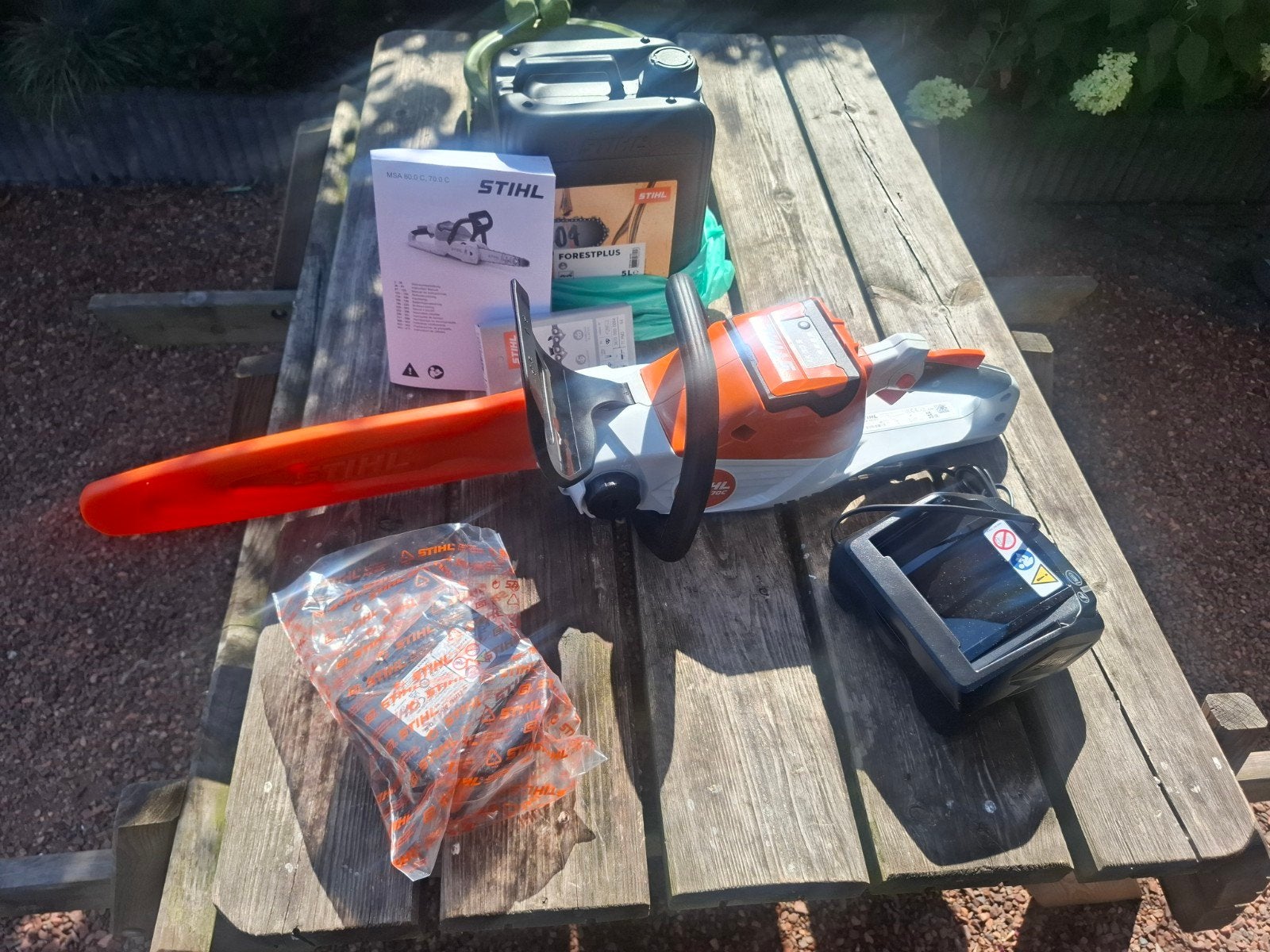 Stihl kettingzaag met toebehoren, Tuin en Terras, Takkenscharen, Ophalen, Nieuw