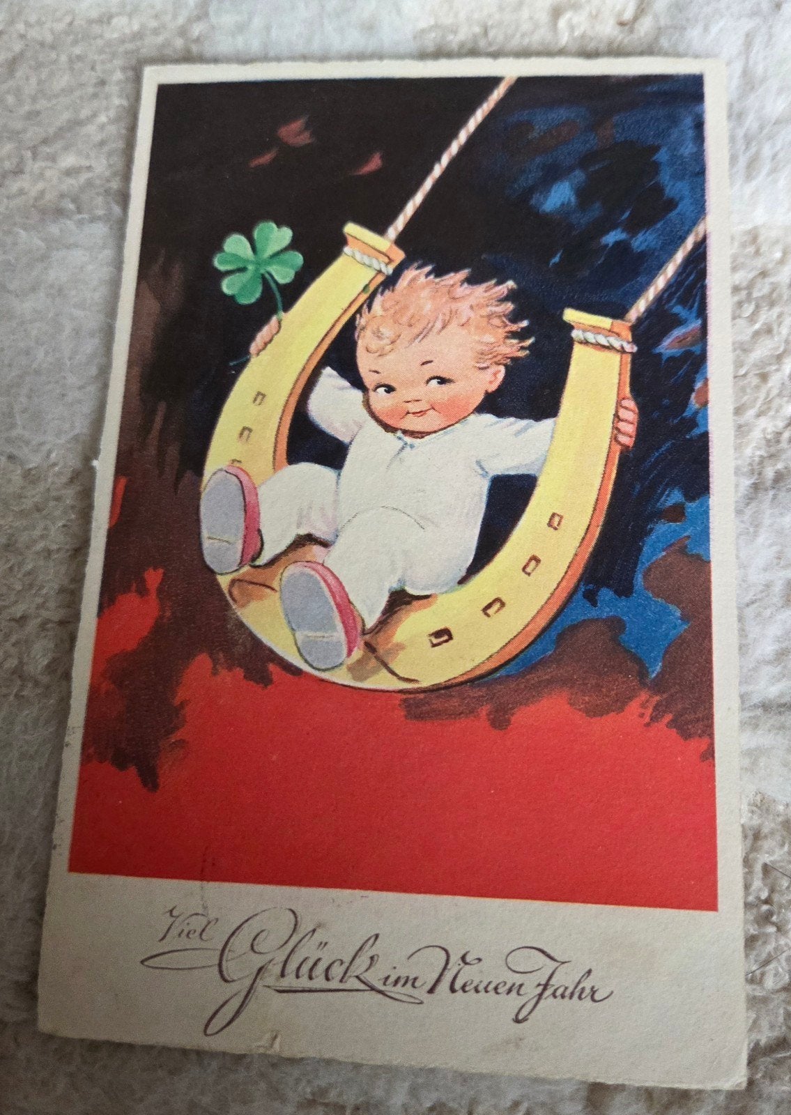 Baby zit op hoefijzer - Antieke kerstkaart, Verzenden, 1920 tot 1940, Gelopen, Feest(dag)