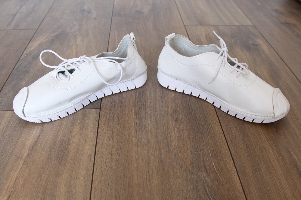 Zeer Mooie ISQSTQRM Schoenen (Maat 39) € 40,-, ISQSTQRM, Wit, Ophalen of Verzenden, Sneakers of Gympen