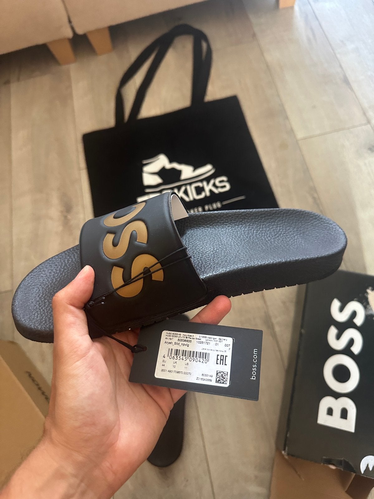 Hugo Boss Black Heren Slippers Zwart Goud Wit Maat EU44, Slippers, Zwart, Hugo Boss, Nieuw