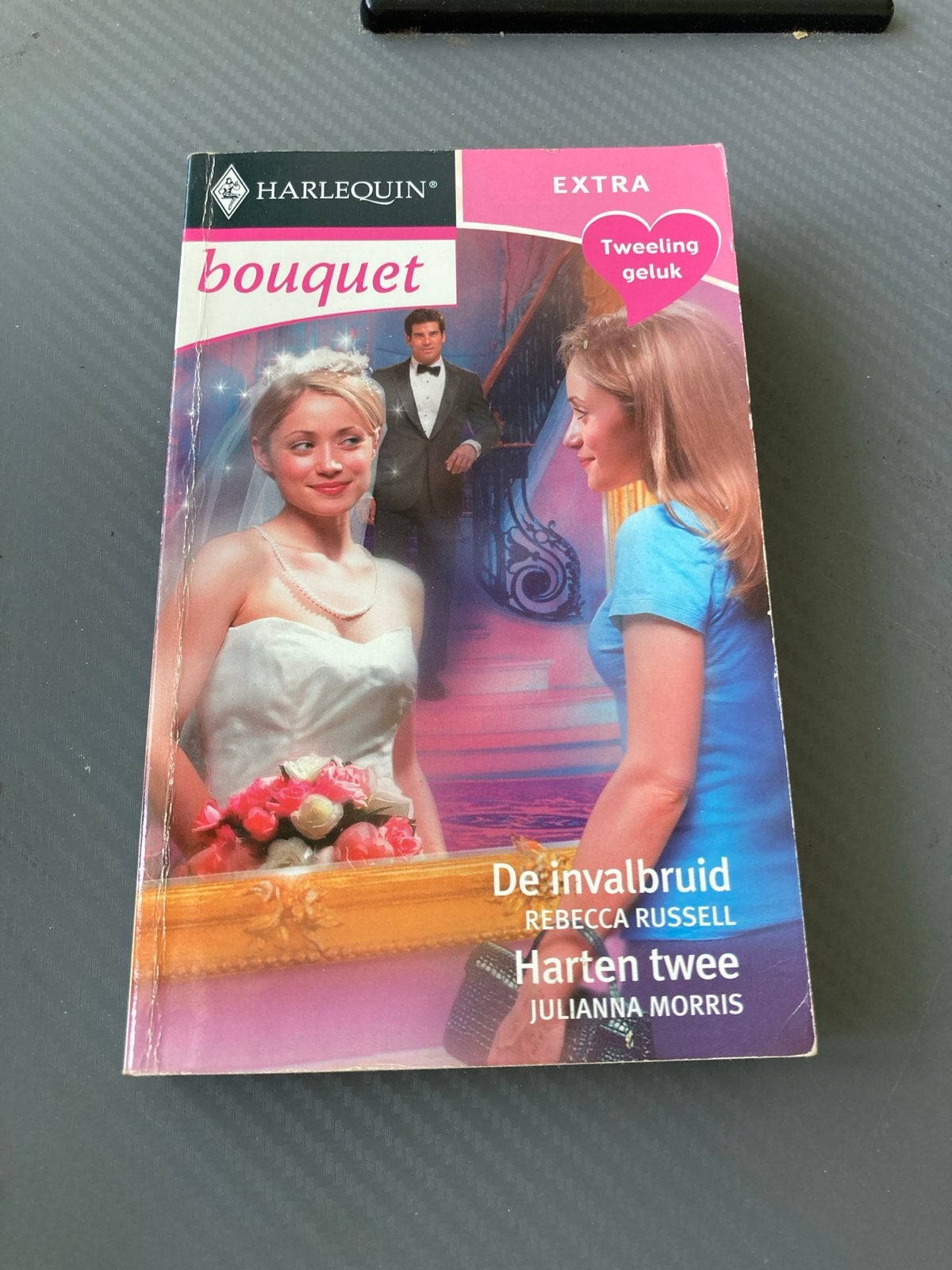 Harlequin Bouquet Extra: De Invalbruid & Harten Twee, Ophalen of Verzenden, Gelezen, Nederland