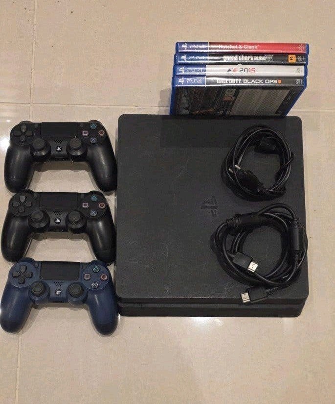 Defecte Playstation 4 met 3 controllers en games, Spelcomputers en Games, Spelcomputers | Sony PlayStation 4, Met games, Ophalen of Verzenden