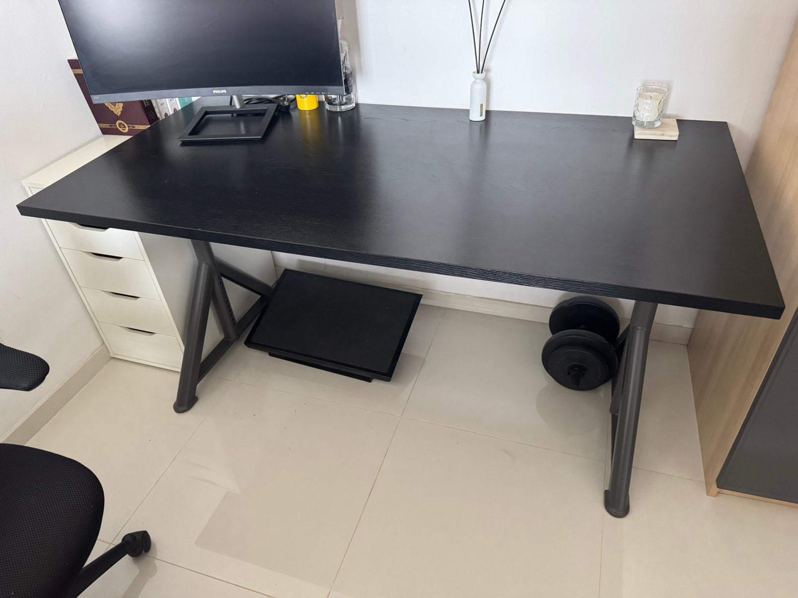 Mooie bureau Idasen, Huis en Inrichting, Bureaus, Ophalen, In hoogte verstelbaar, Zo goed als nieuw, IKEA