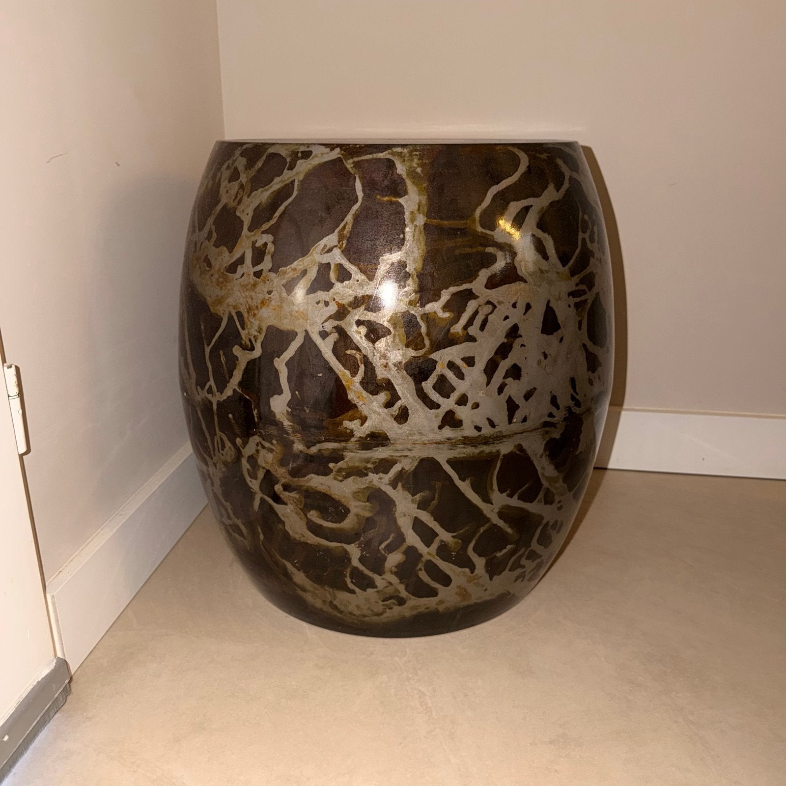 Decoratieve pot/tafel met uniek patroon, Ophalen, Meerkleurig, Zo goed als nieuw, Modern