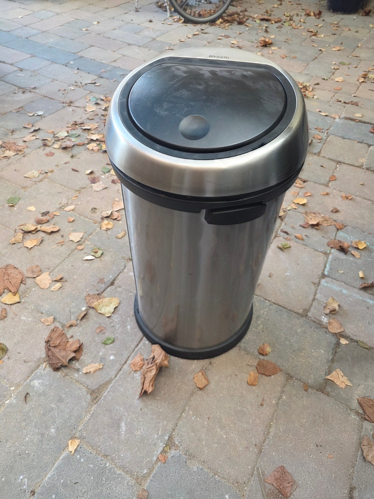 Brabantia prullenbak RVS met kunststof deksel, 50 – 75, Gebruikt, 40 liter of meer, Ophalen of Verzenden