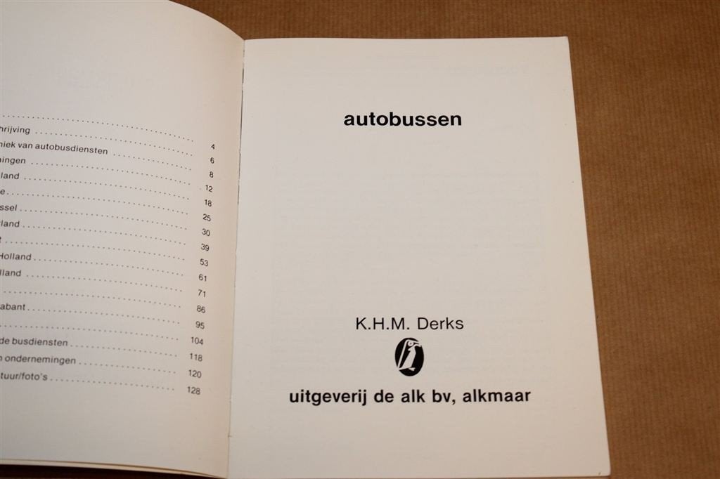 Autobussen — Nederlands Streek- & Stadsvervoer, Overzicht, Ophalen of Verzenden, Gelezen, Tractor en Landbouw