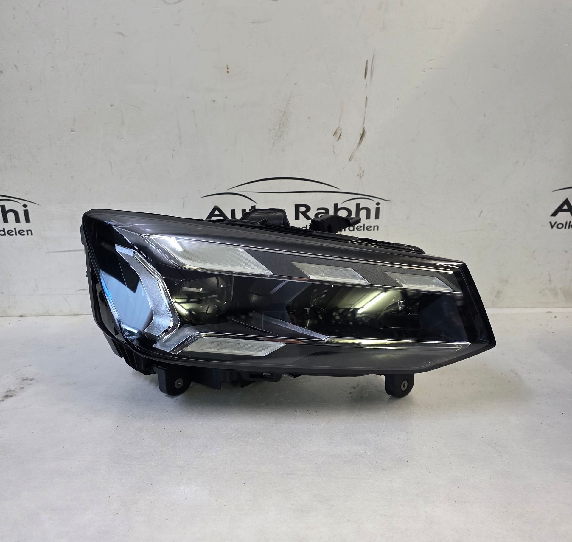 Audi Q2 81A Matrix LED Koplamp Rechts 81A941036D, Auto-onderdelen, Verlichting, Gebruikt, -, -, Ophalen of Verzenden