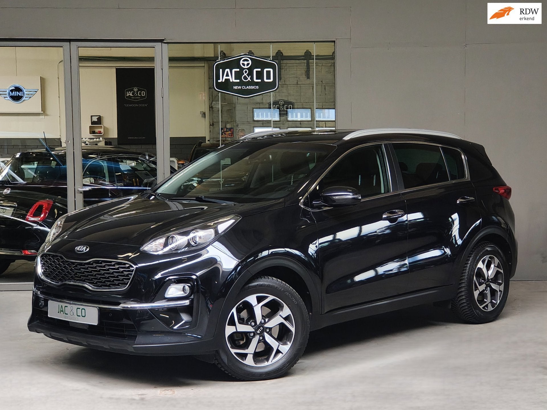Kia SPORTAGE 1.6 T-GDI DynamicLine (€16790,- ex BTW) Apple, Auto's, Gebruikt, 4 cilinders, Automatische klimaatregeling, Zwart