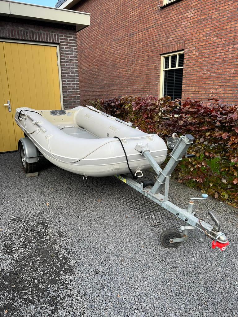 Rubberboot 330cm met Honda 5pk 4-takt en diverse accessoires, Ophalen, Quicksilver, 5 pk, Peddels