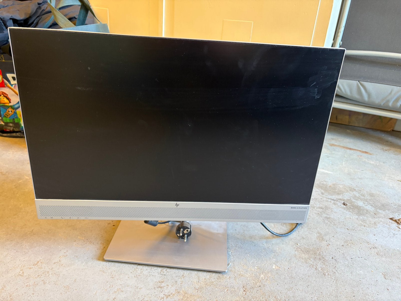 Monitor HP elite display E243M, Computers en Software, Ophalen, IPS, Curved, Full HD