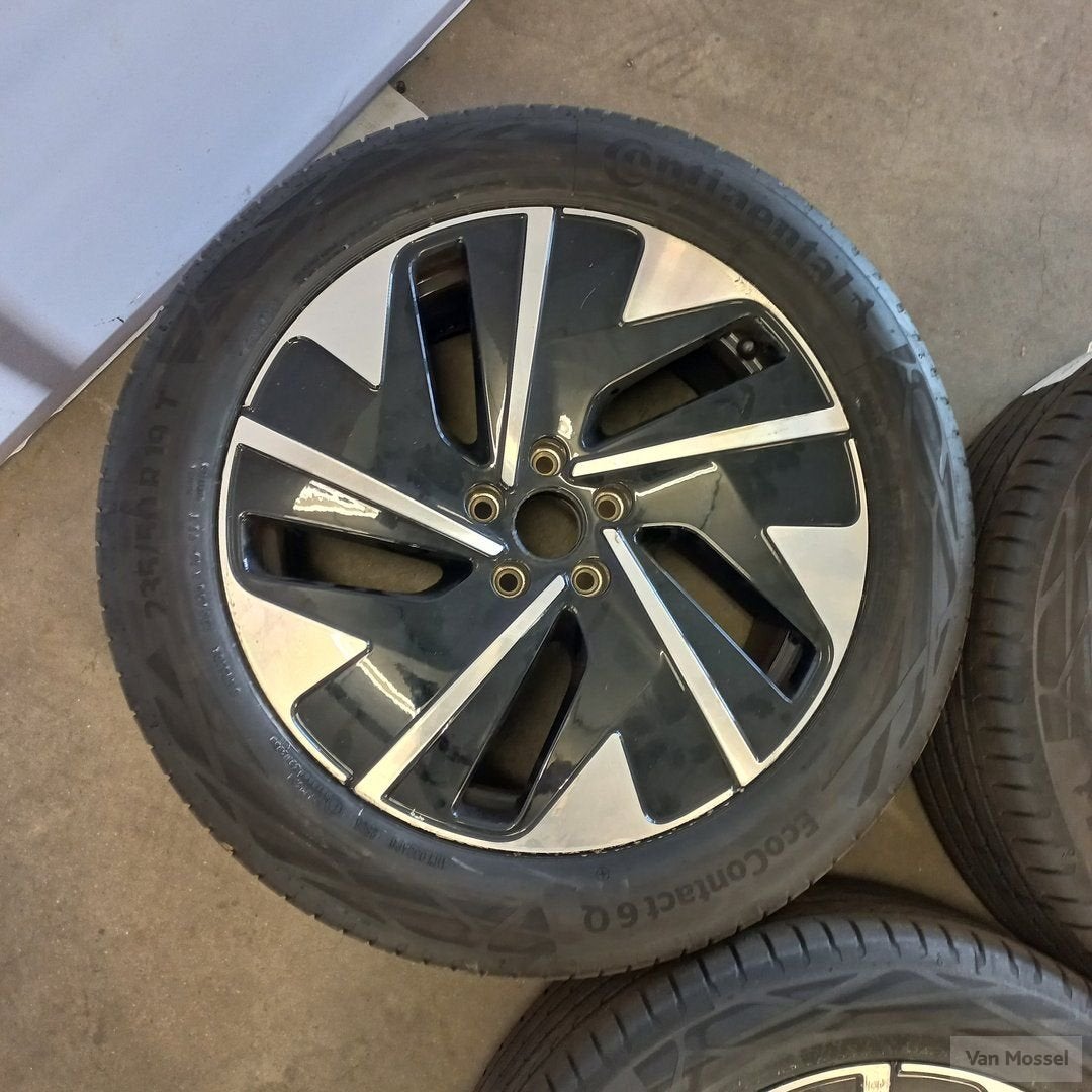 VW ID7 Continental Eco Contact 6Q 235/50/R19 - 255/45/R19 99, 19 inch, Gebruikt, 255 mm, -