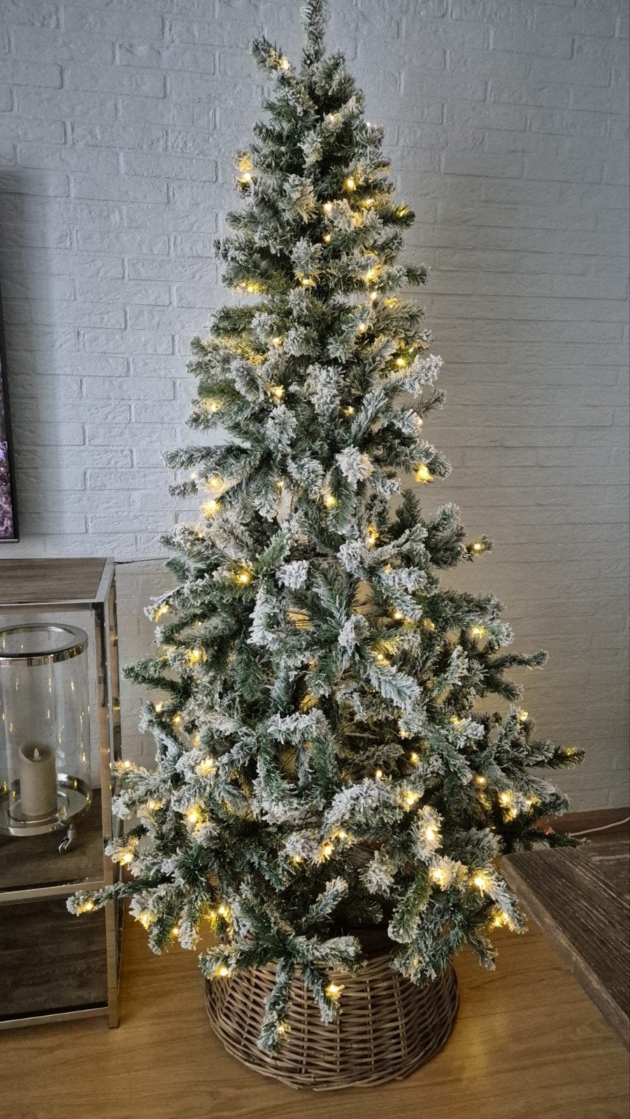 Besneeuwde kerstboom 215 cm met led verlichting, Ophalen of Verzenden, Zo goed als nieuw