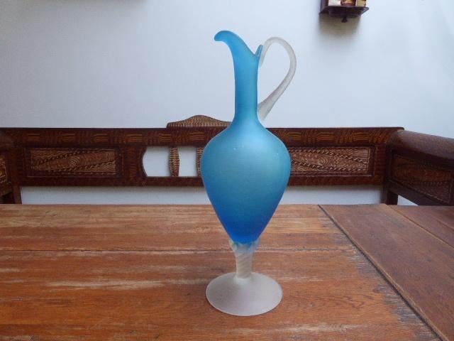 Sierlijke matglazen karaf in blauw, 38 cm., Ophalen of Verzenden
