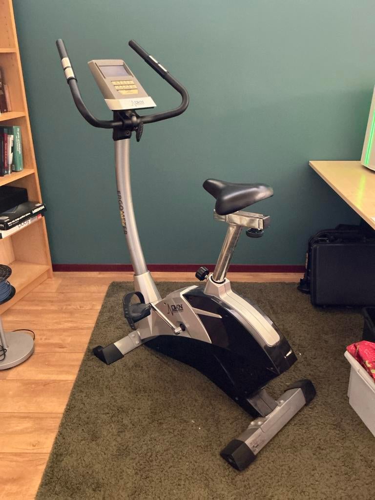 Fietstrainer /Hometrainer (Moet weg, Interesse? Reageer!), Ophalen, Gebruikt, Metaal, Benen