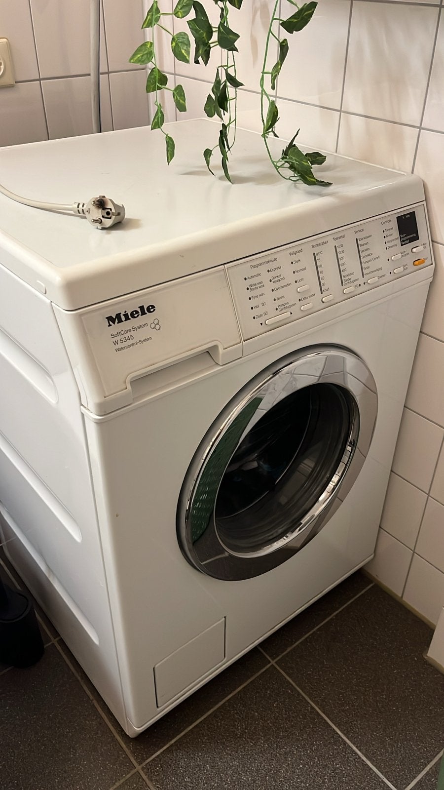 Miele Wasmachine W 5345 - Storing (Koolborstels), Ophalen, 1200 tot 1600 toeren, Voorlader, Niet werkend