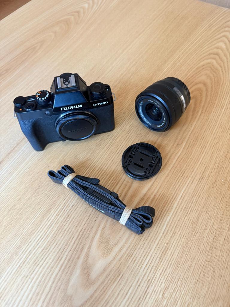 Fujifilm X-T200 systeemcamera met XC 15-45mm lens, Gebruikt, Compact, 26 Megapixel, Ophalen of Verzenden