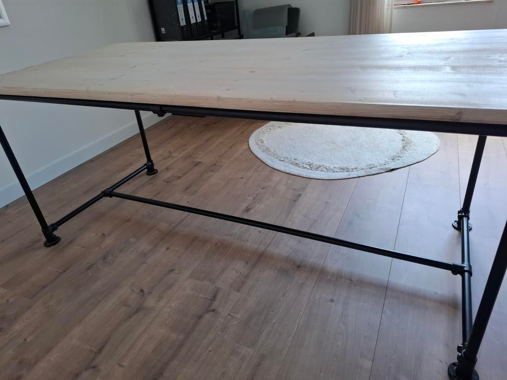 Z.g.a.n. moderne.eettafel / werktafel, Ophalen