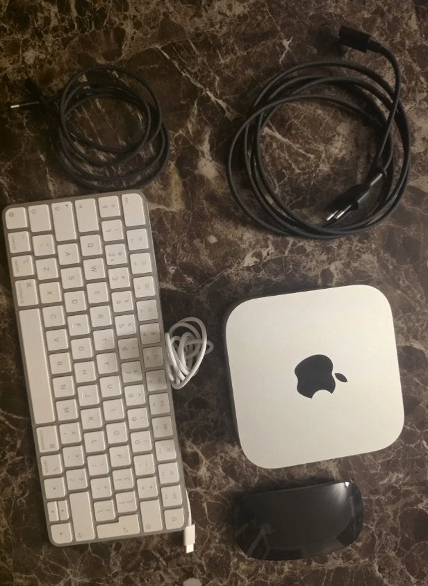 Mac mini M4 Pro 24GB/512GB + Magic Keyboard & Magic Mouse