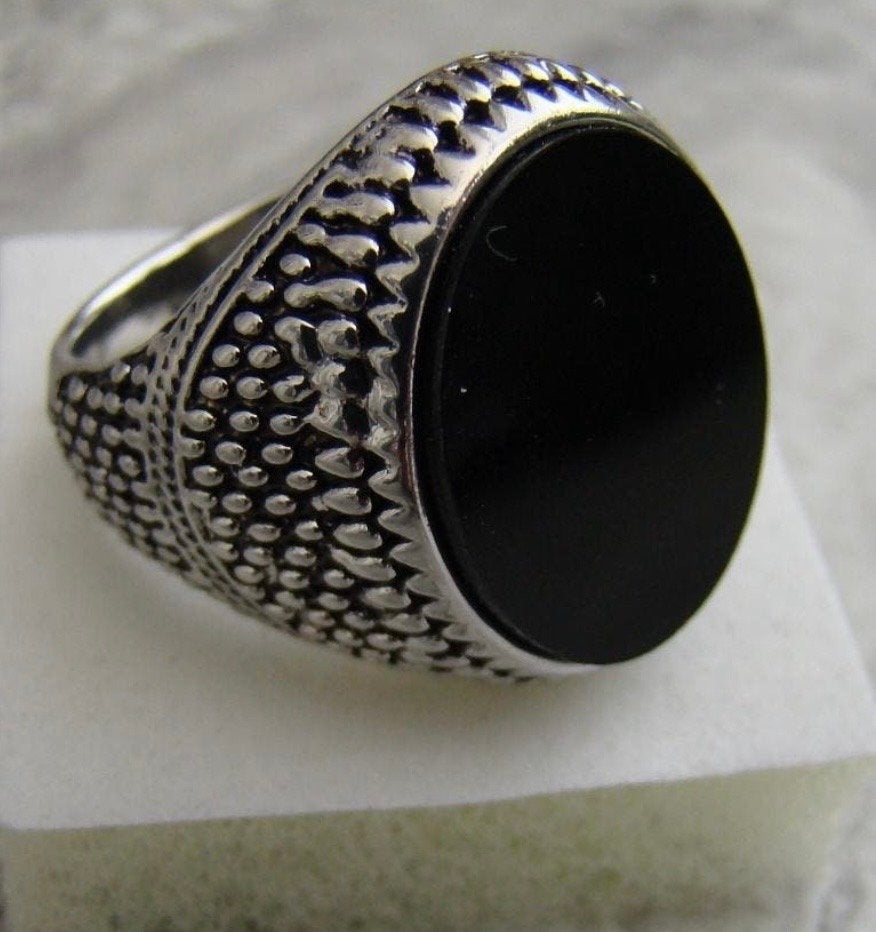 Nieuwe Zilveren Tibetaanse Ring met Zwarte Steen, Maat 22, Overige materialen, 20 of groter, Nieuw, Ophalen of Verzenden