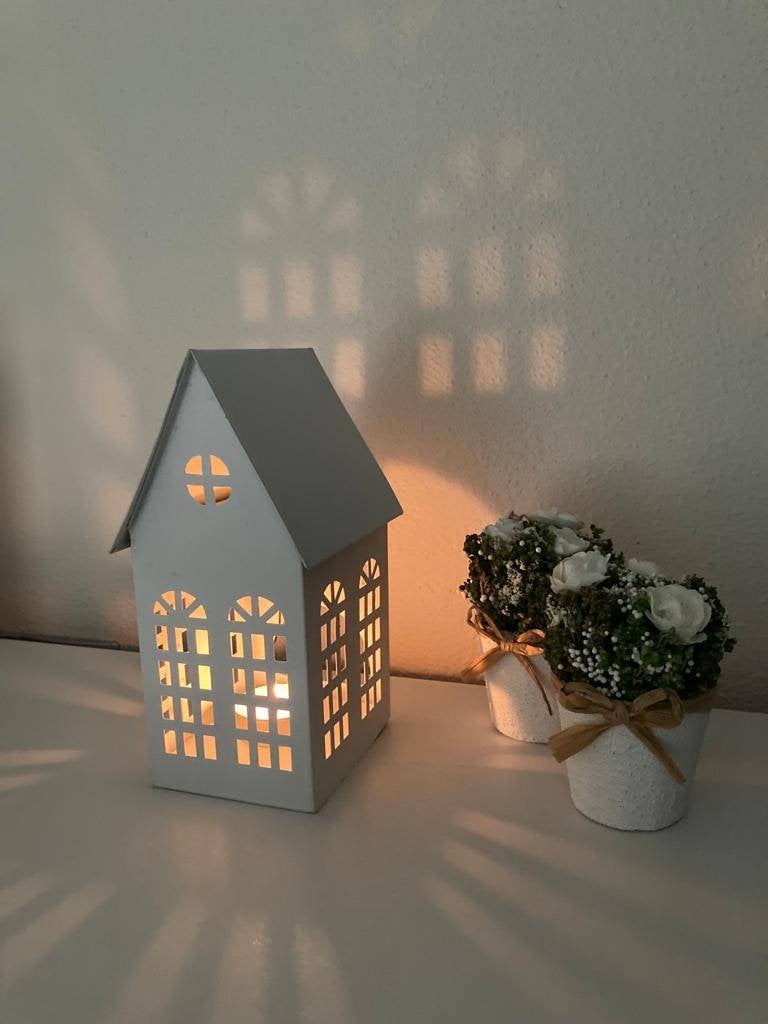 Diga Colmore Windlicht Huisje metaal wit Nieuw!, Wit, Nieuw, Ophalen of Verzenden, 18 cm