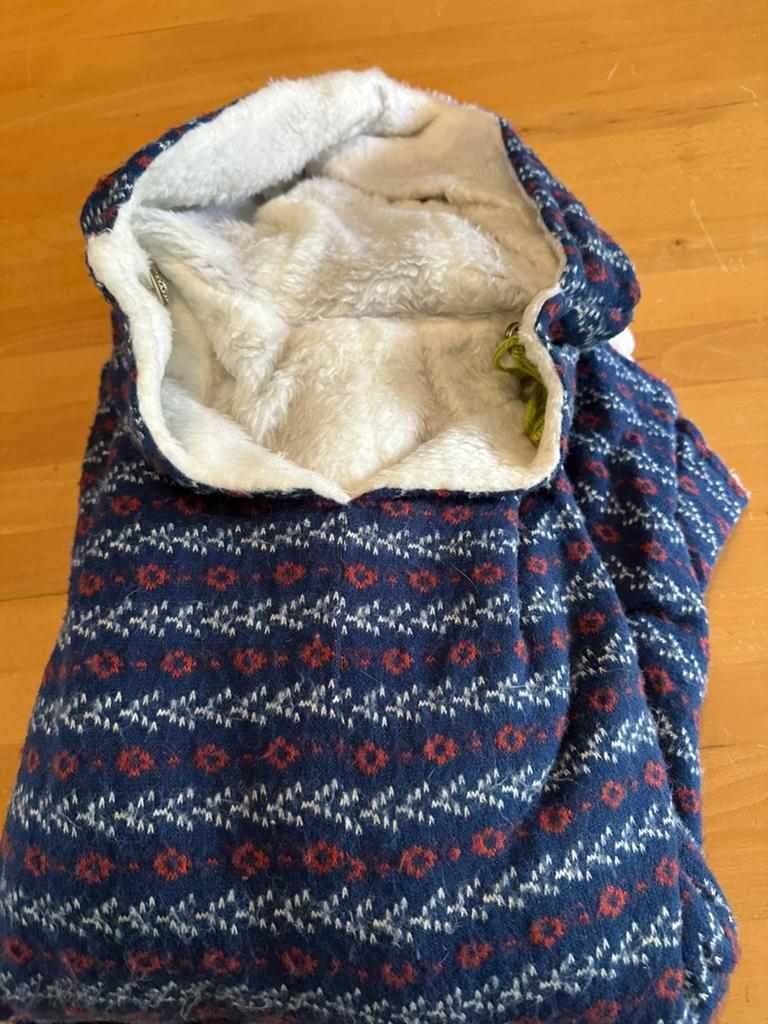 Omkeerbare Poncho met Capuchon - Twee Zijden Draagbaar, Kleding | Dames, Ophalen of Verzenden, Zo goed als nieuw, Maat 38/40 (M)