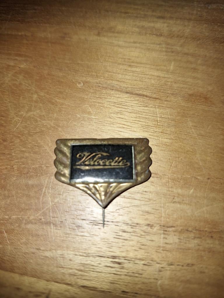 Velocette speltje, Ophalen of Verzenden, Gebruikt, Overige onderwerpen, Speldje of Pin