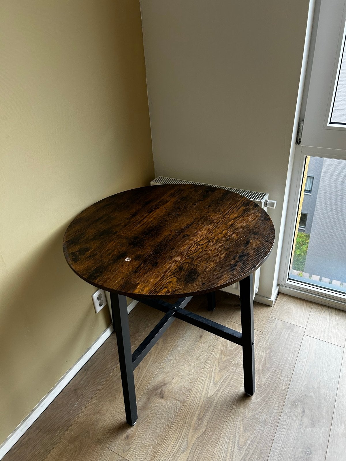 Kleine ronde eettafel met lichte beschadiging, Ophalen, Gebruikt, 100 tot 150 cm, Rond