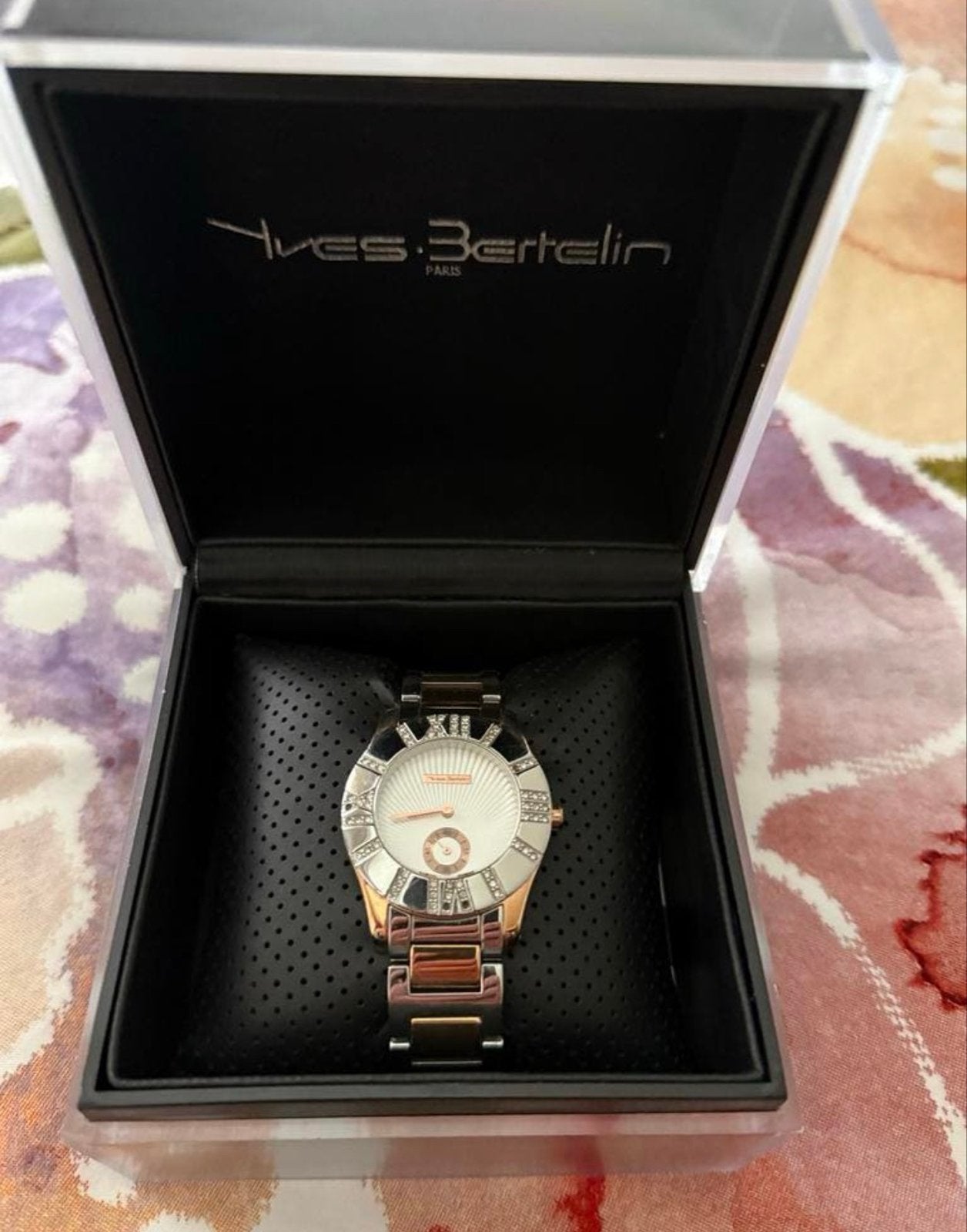 Yves Bertelin Paris met strass, Ophalen of Verzenden, Zo goed als nieuw