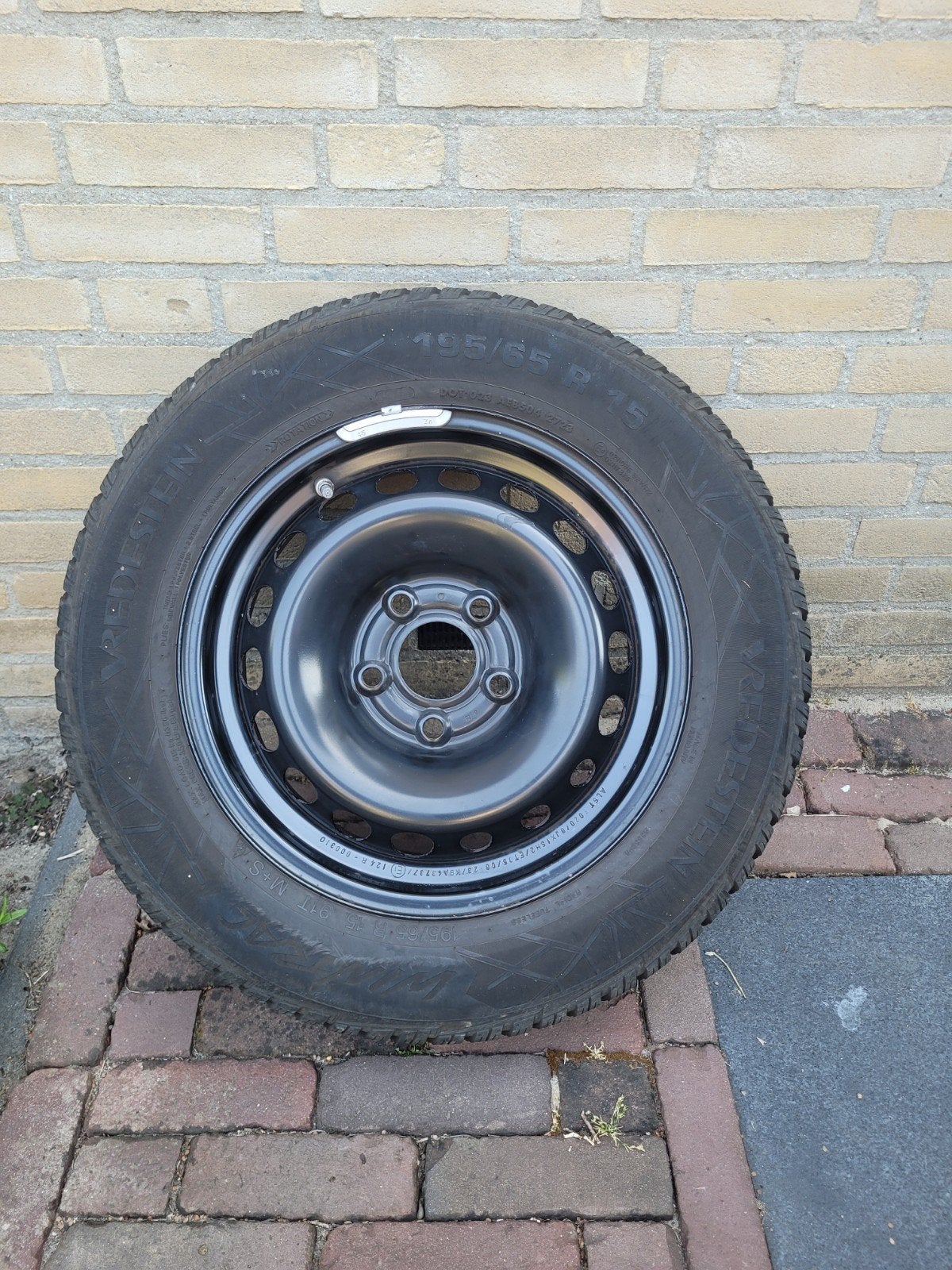 Winterband Vredestein 195/65 R15 op stalen velg, Ophalen, Gebruikt, 15 inch, Banden en Velgen