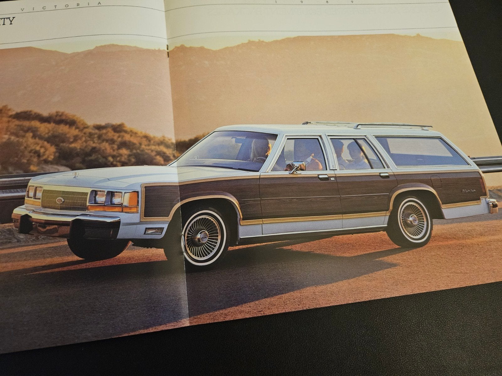Brochure Ford LTD Crown Victoria 1989 USA, Ophalen of Verzenden, Zo goed als nieuw, Ford