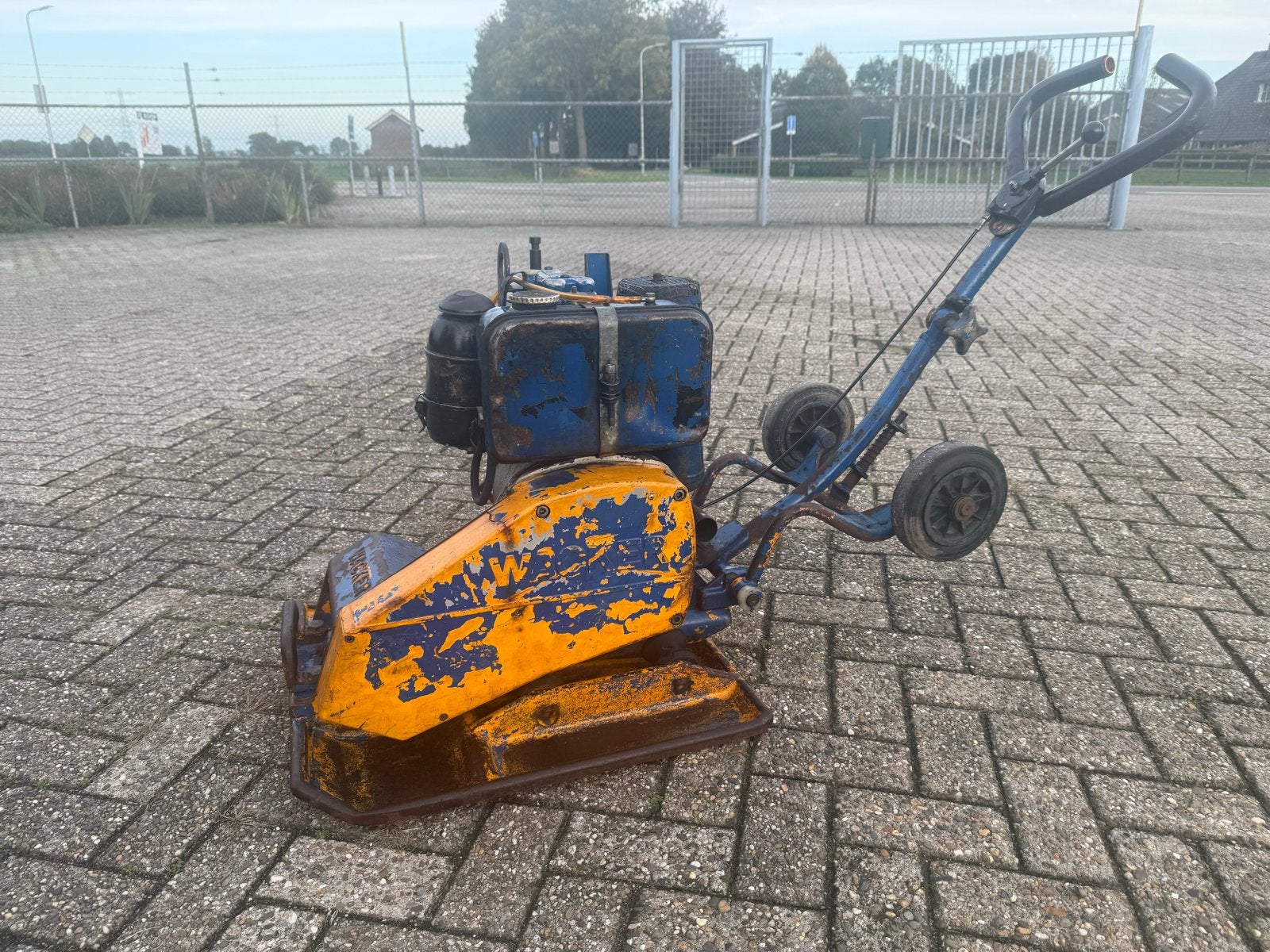 Wacker Neuson DPS 2360 Trilplaat, Ophalen