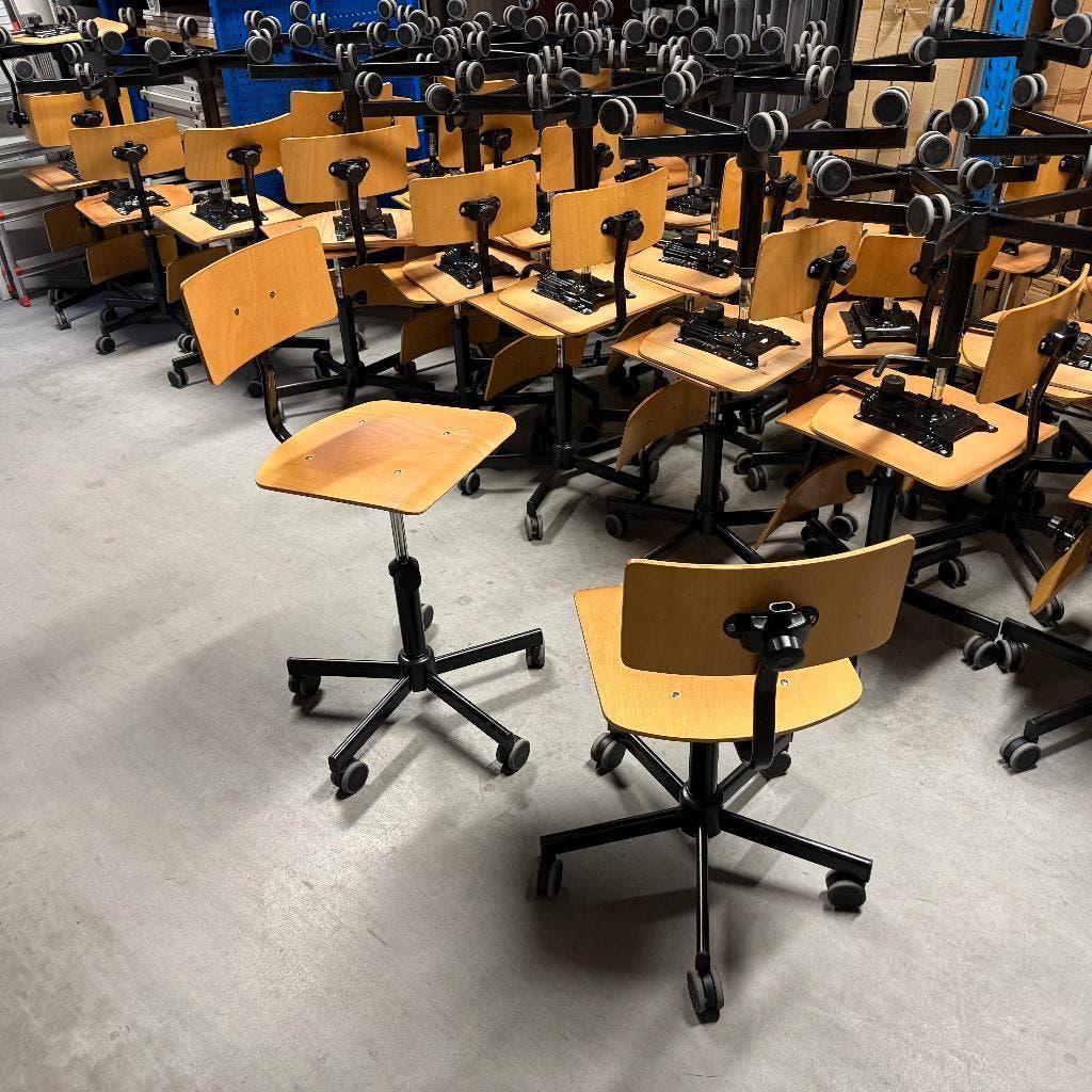 Partij retro / vintage houten bureaustoelen stoelen, Huis en Inrichting, Stoelen, Ophalen, Gebruikt, Bruin, Vijf, Zes of meer stoelen